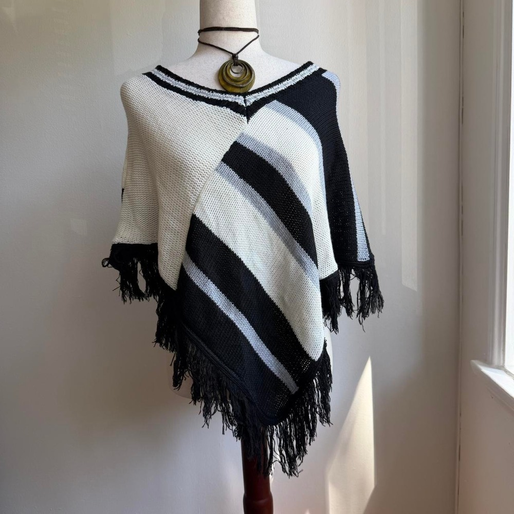 Roomates Vintage Y2K Boho Black White Striped Fringe Knit Poncho Small
